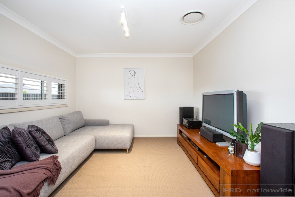 6 Lapwing Street ABERGLASSLYN 8