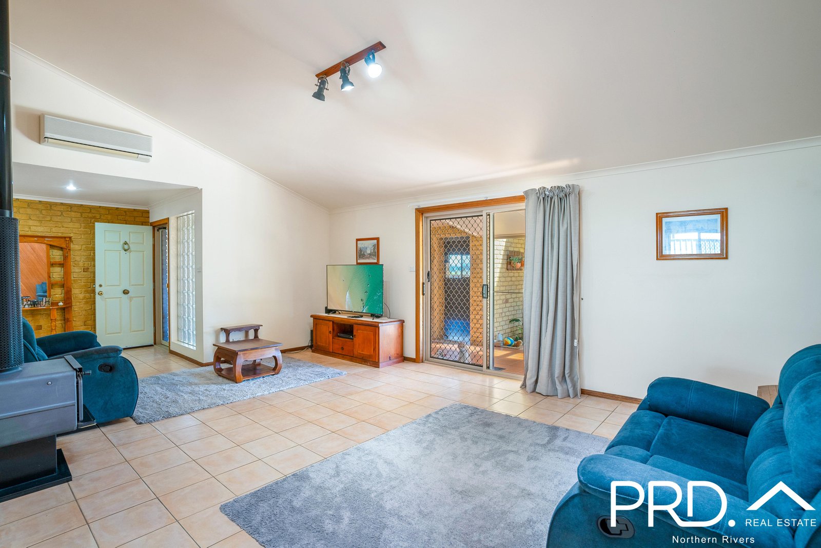 6 Laurie Place CASINO 10