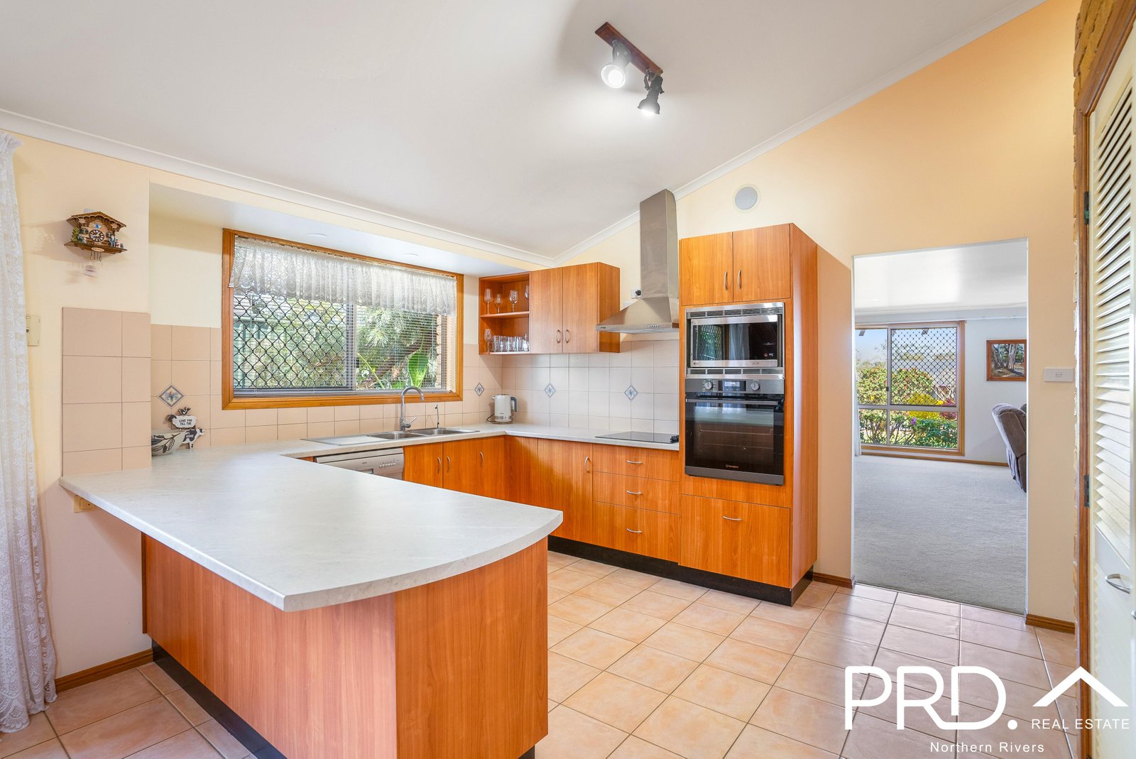 6 Laurie Place CASINO 16