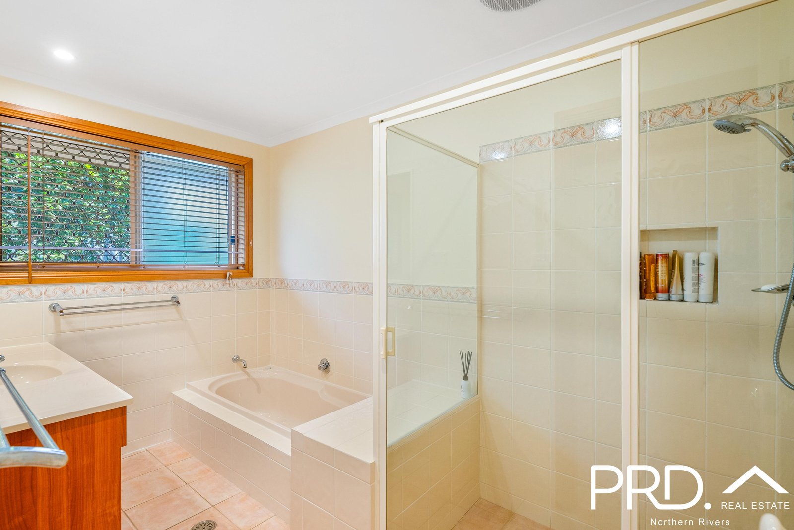 6 Laurie Place CASINO 25