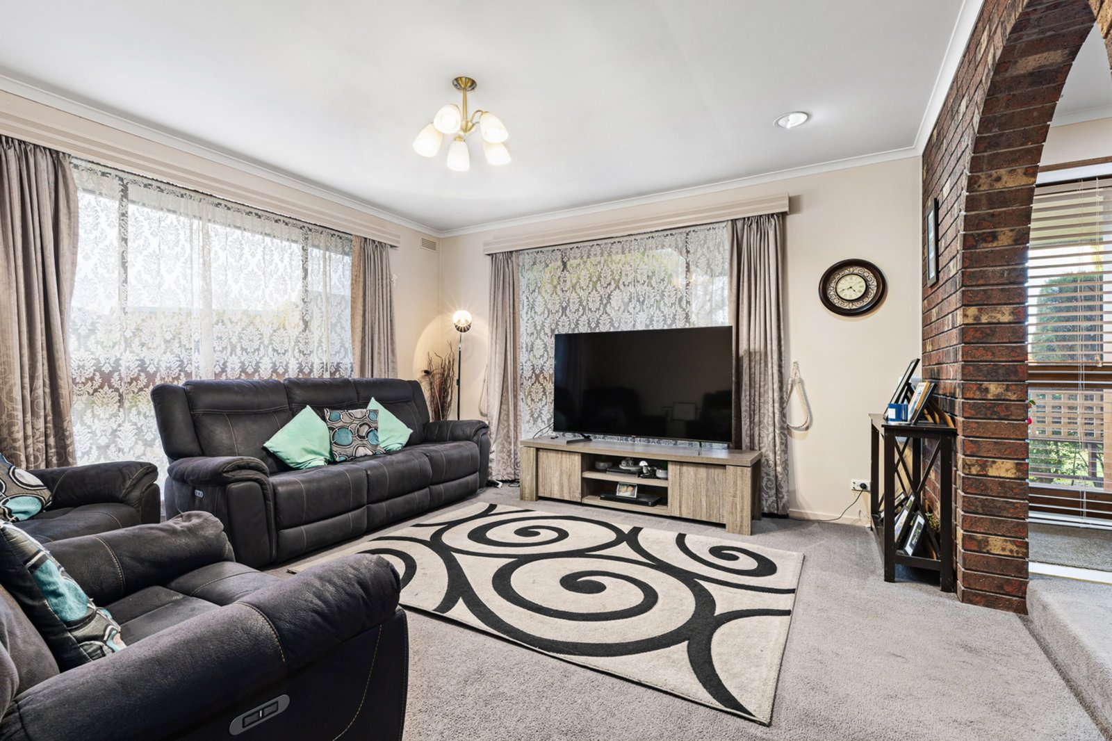 Gallery: 6 Laurine Court