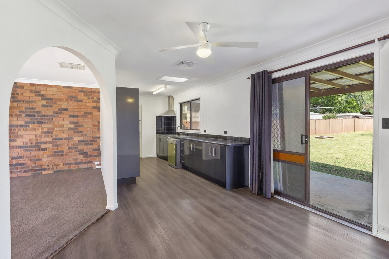 6 Lawson Place TAMWORTH 3