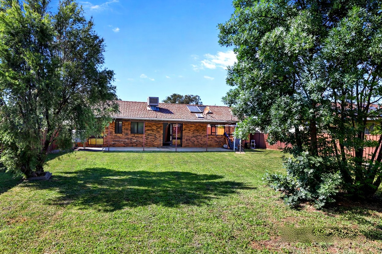 6 Lawson Place TAMWORTH 12