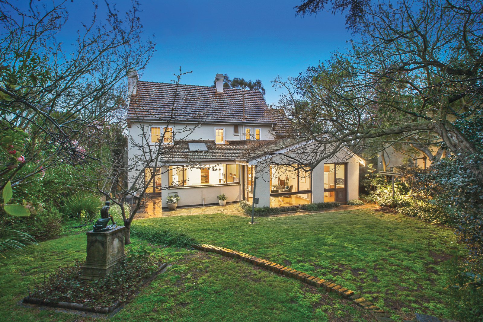 6 Ledbury Court, Toorak, VIC