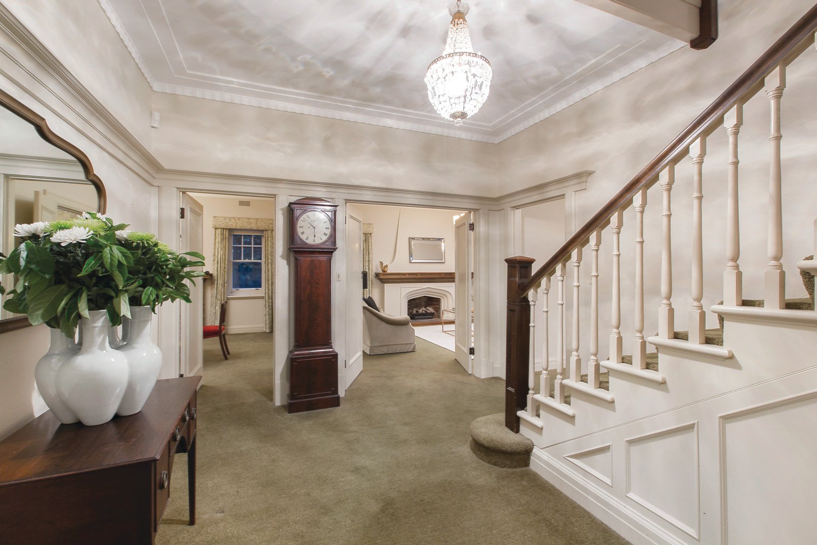 6 Ledbury Court, Toorak, VIC