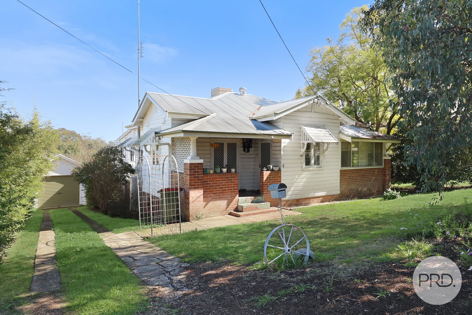 6 Lee Avenue QUIRINDI 2