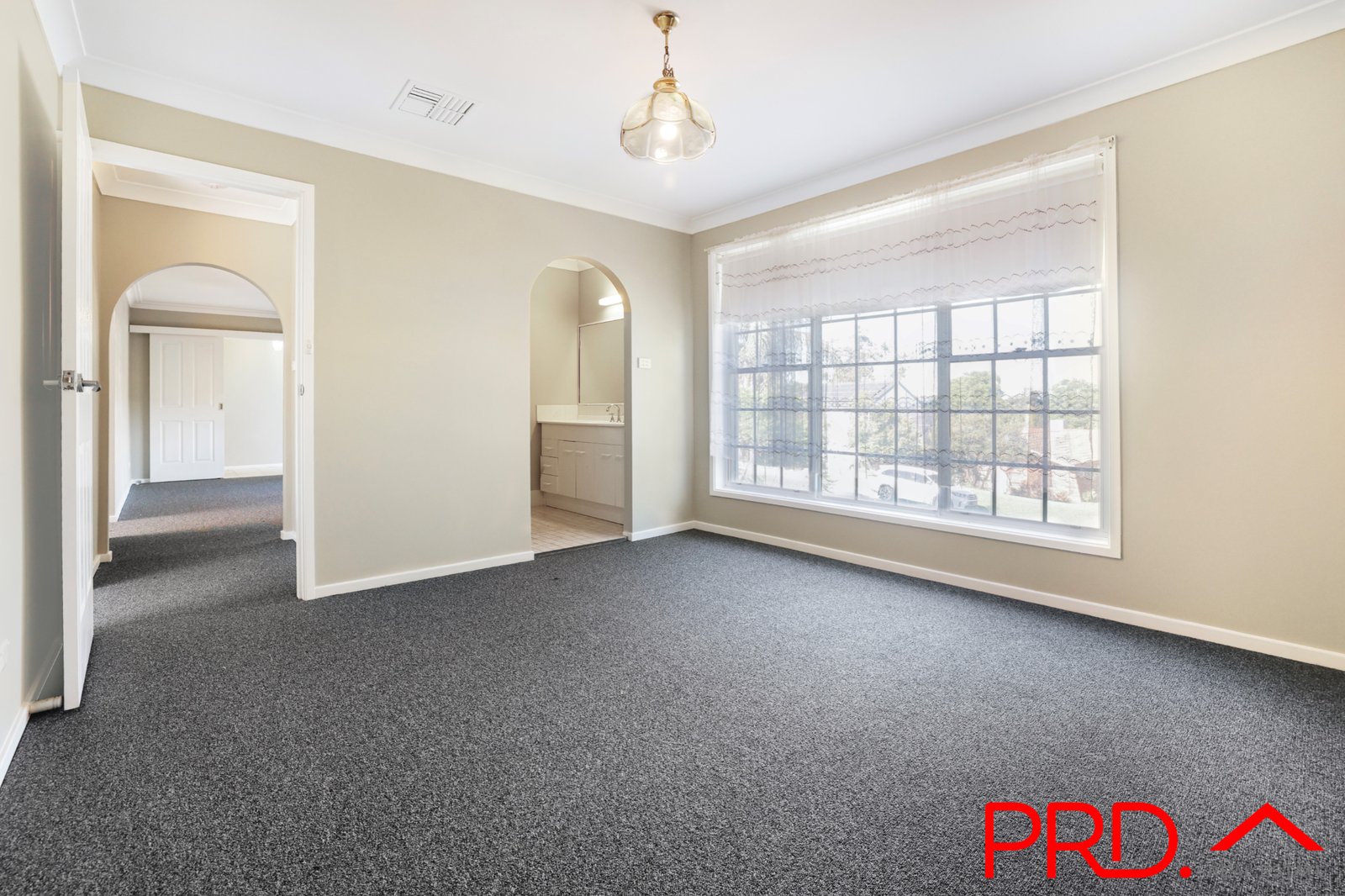 6 Lemon Gums Drive TAMWORTH 6