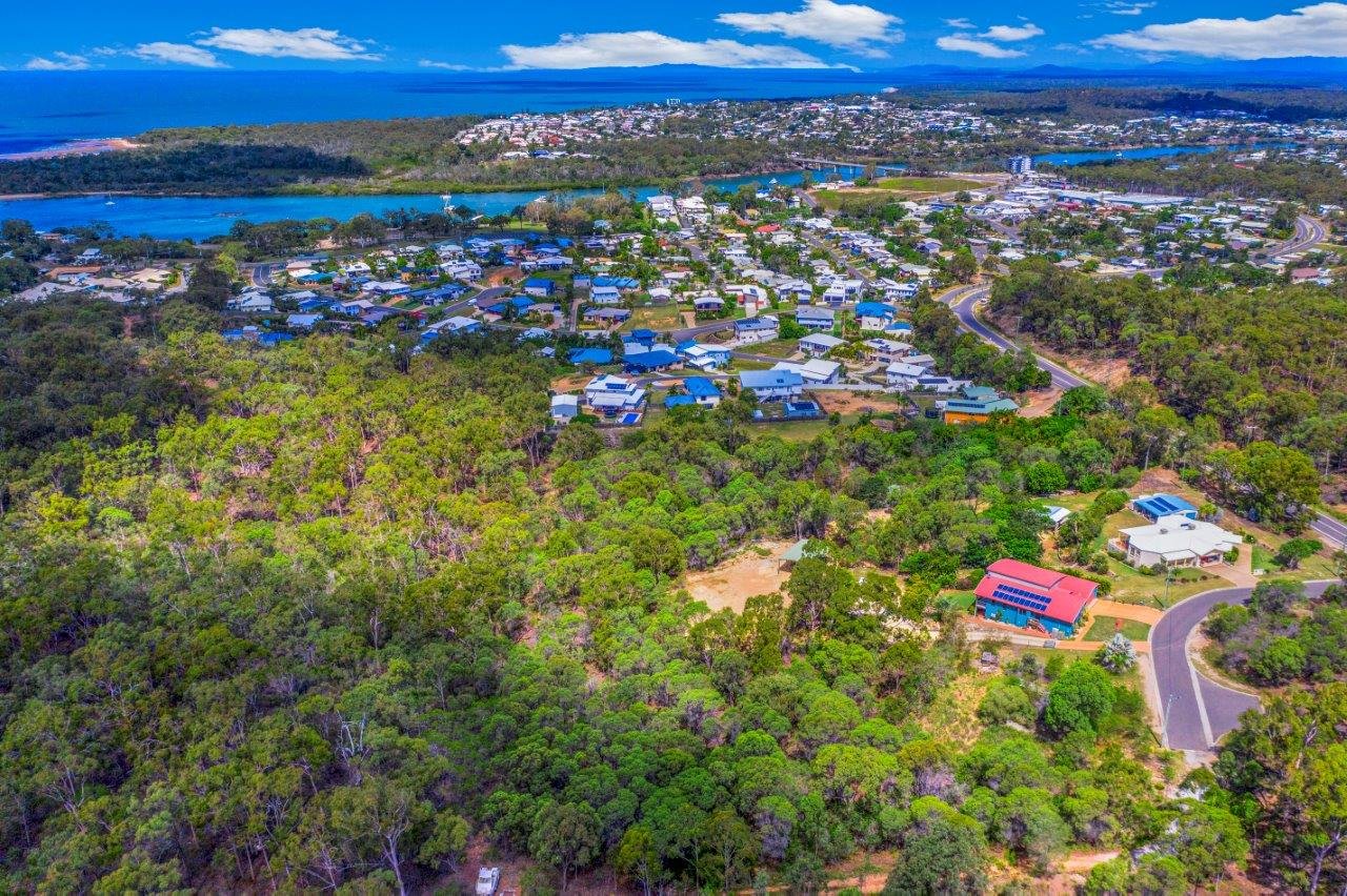 6 LILLY HILLS Close BOYNE ISLAND 4