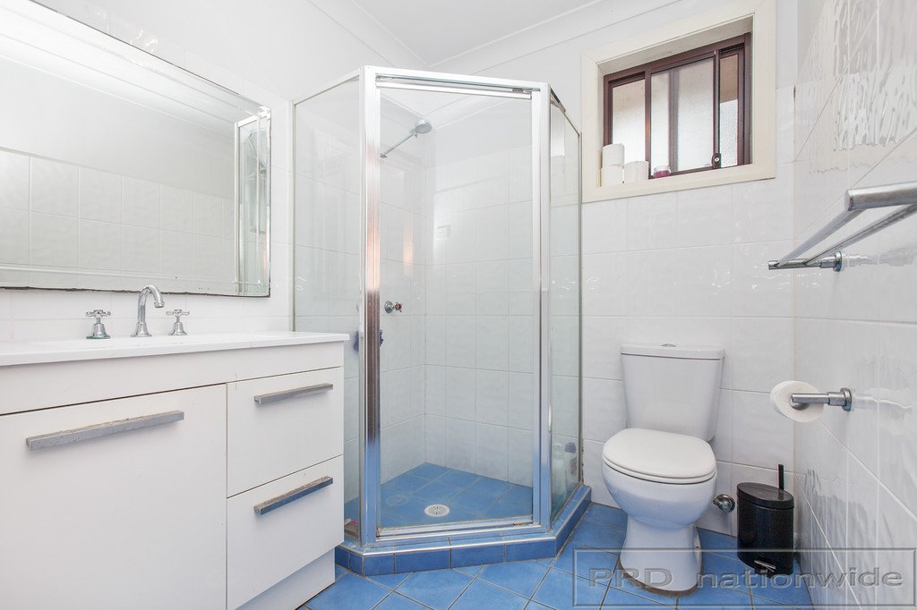 6 Lindeman Street ASHTONFIELD 2