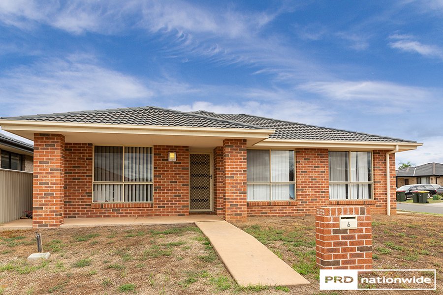 6 Lindsay Road TAMWORTH 1