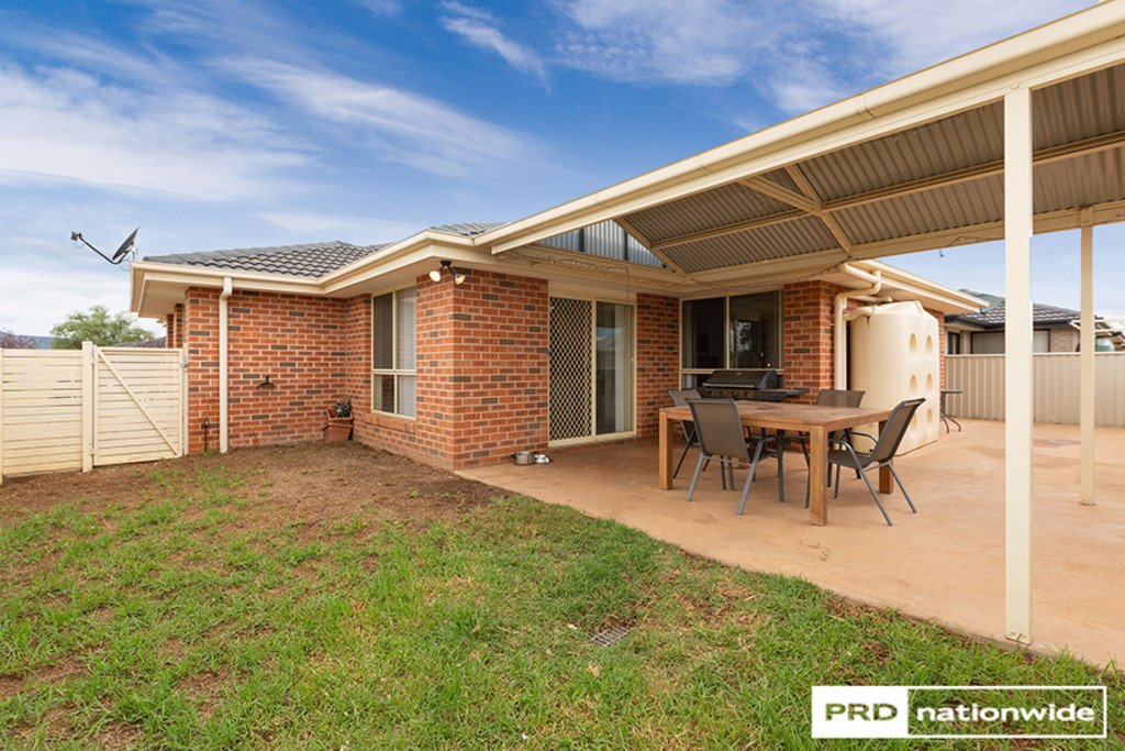 6 Lindsay Road TAMWORTH 5