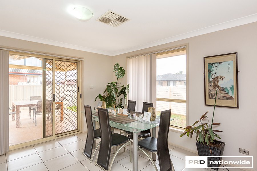 6 Lindsay Road TAMWORTH 10