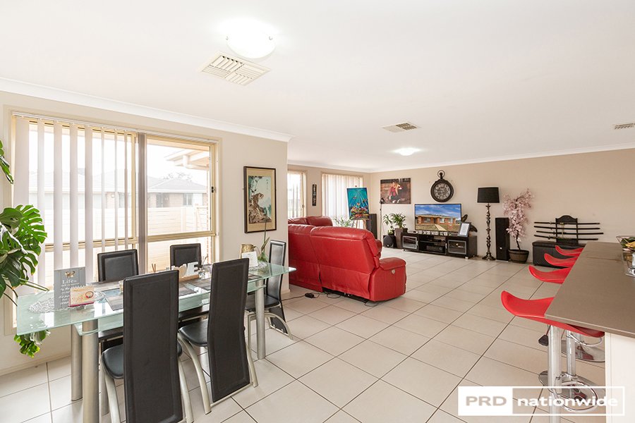 6 Lindsay Road TAMWORTH 13
