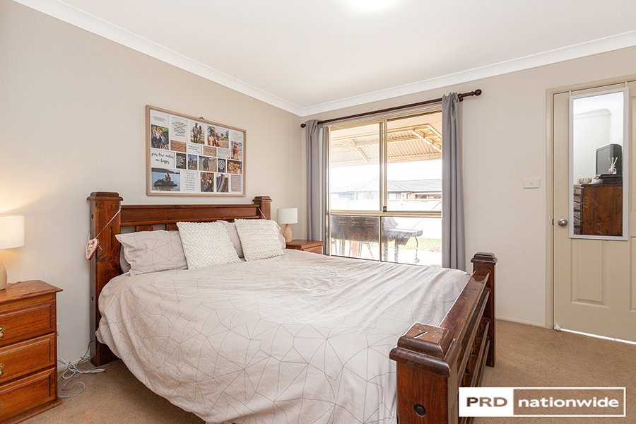 6 Lindsay Road TAMWORTH 18