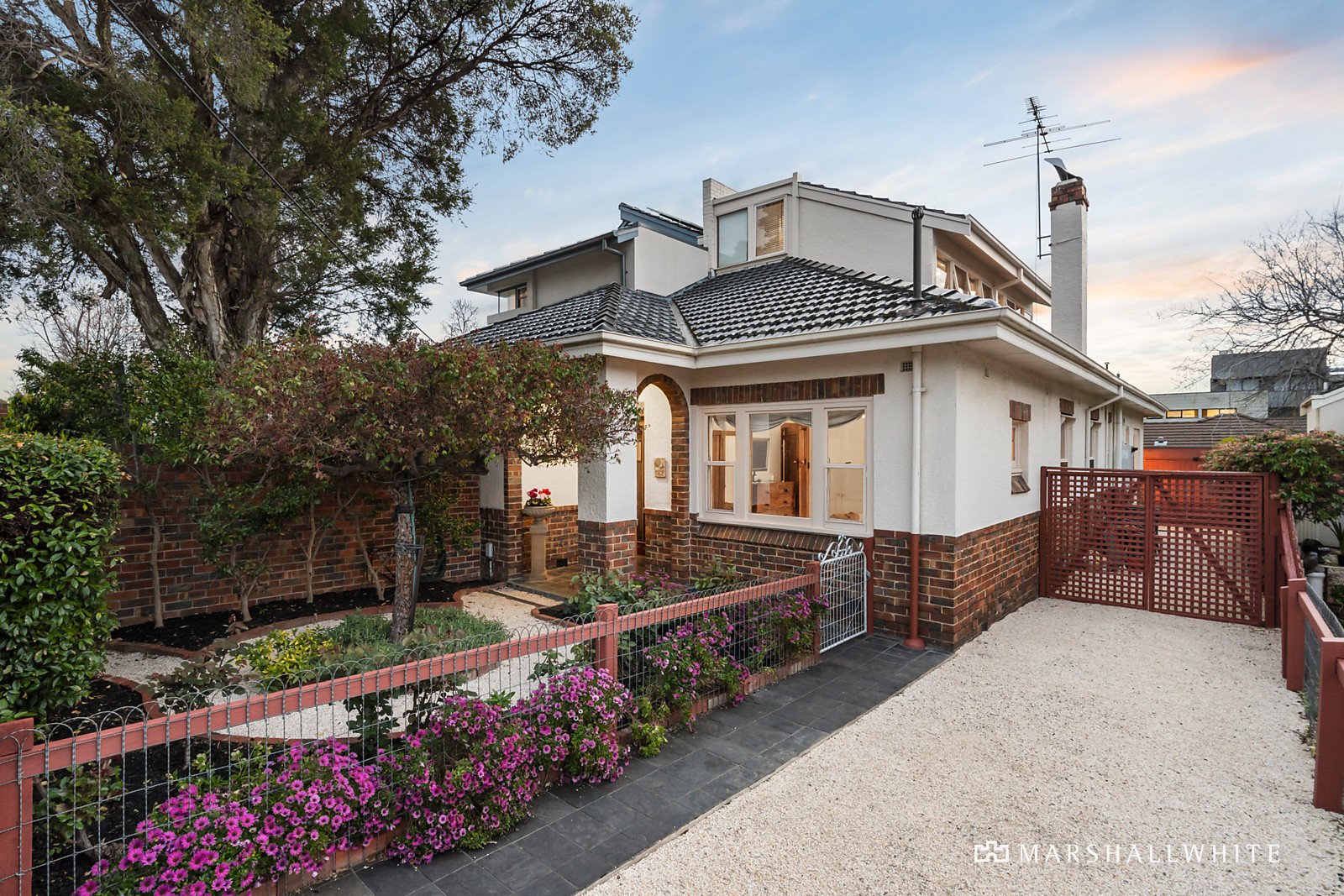 6 Loch Rae Court, Hawthorn, VIC