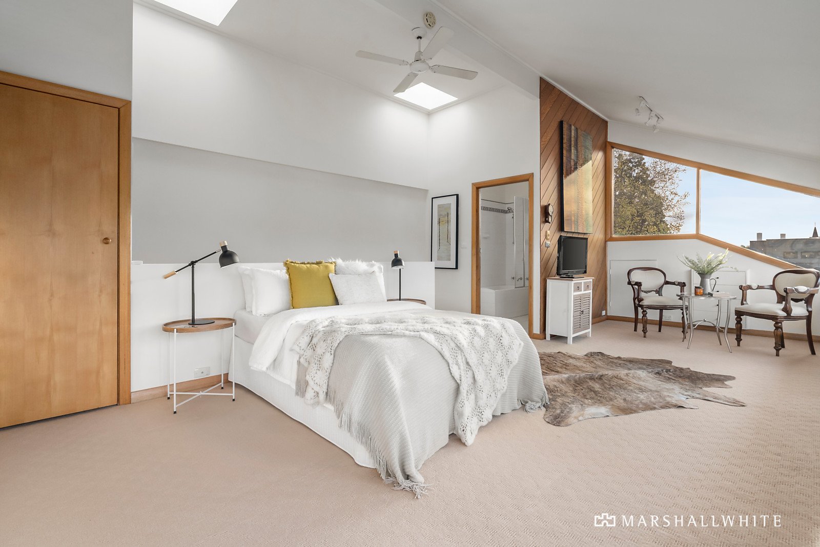 6 Loch Rae Court, Hawthorn, VIC