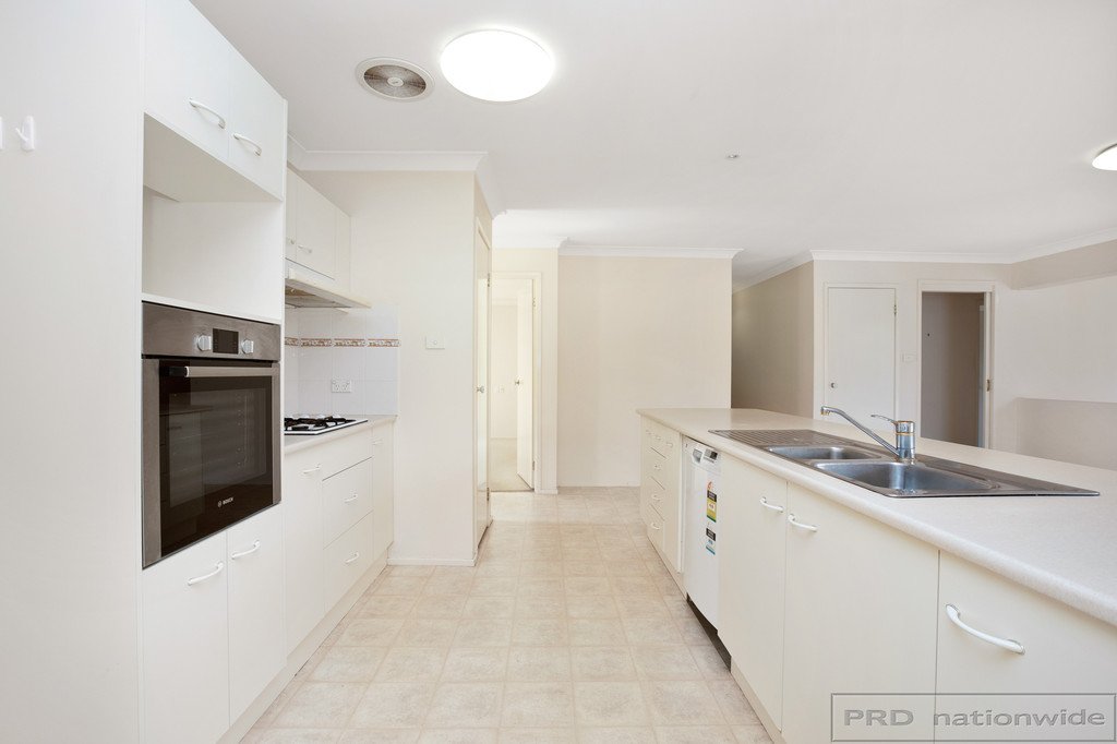 6 Lochend Circuit EAST MAITLAND 2