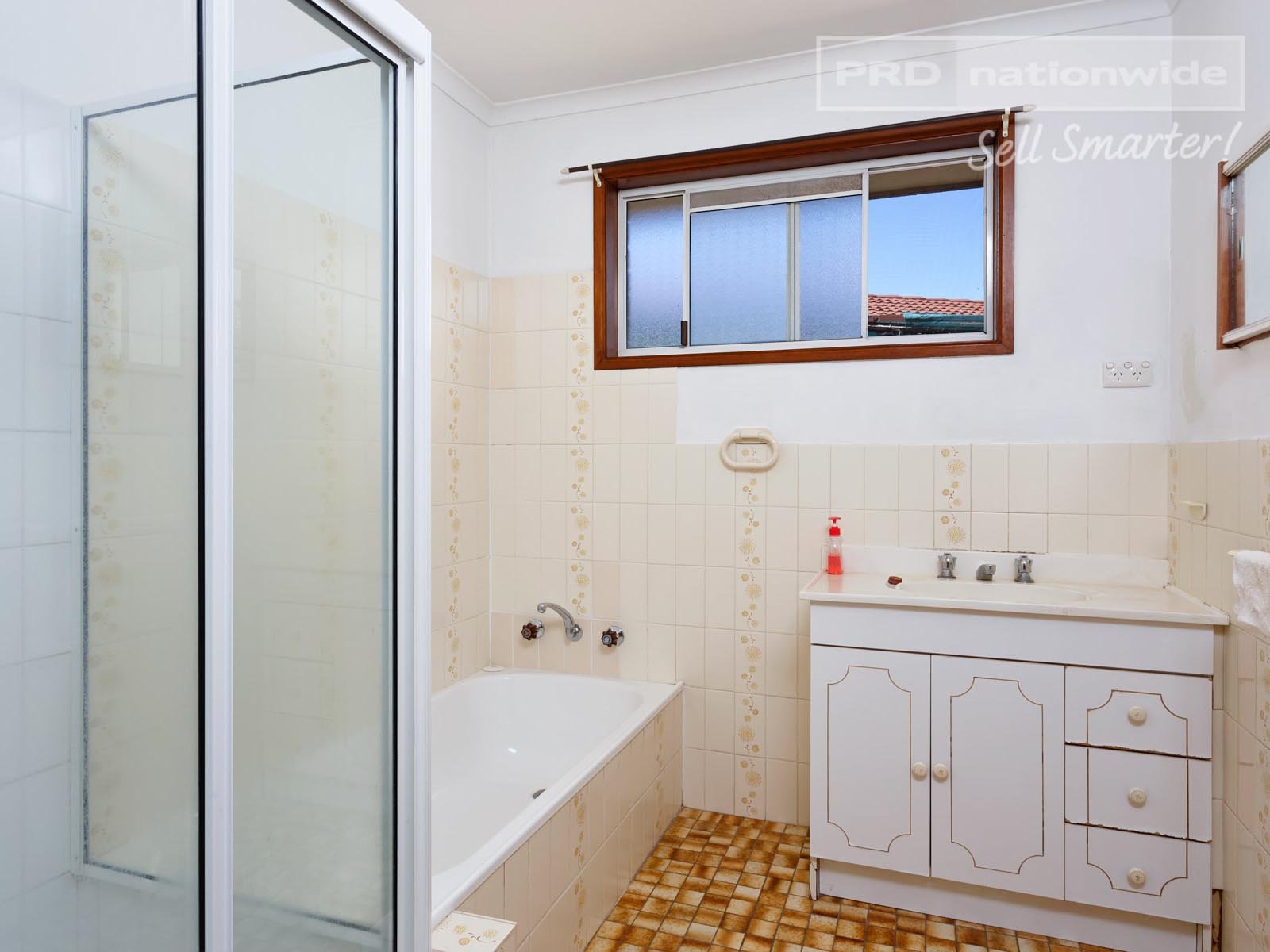 6 Lonergan Street WAGGA WAGGA 9