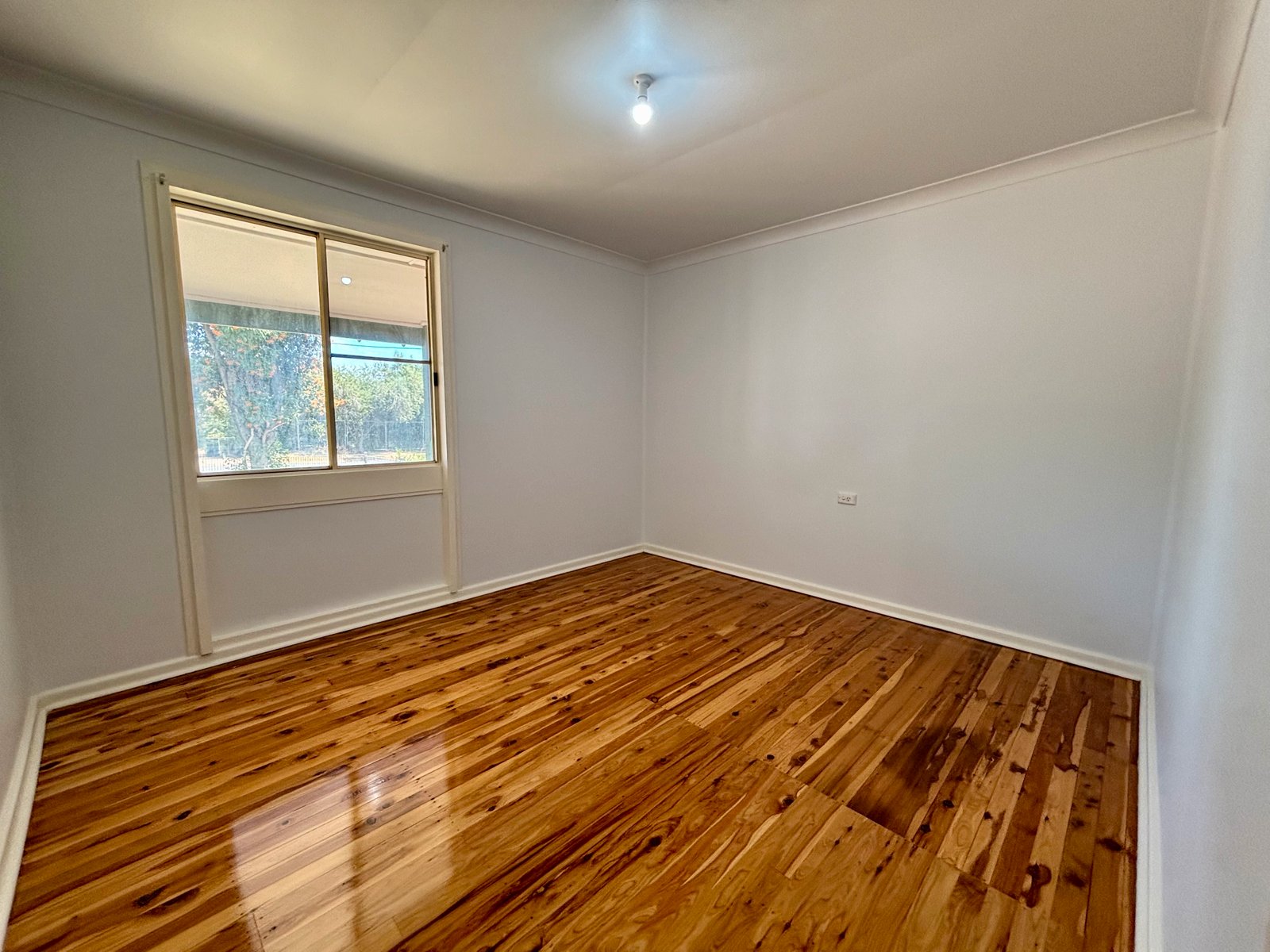 6 Lorraine Street WEST TAMWORTH 5