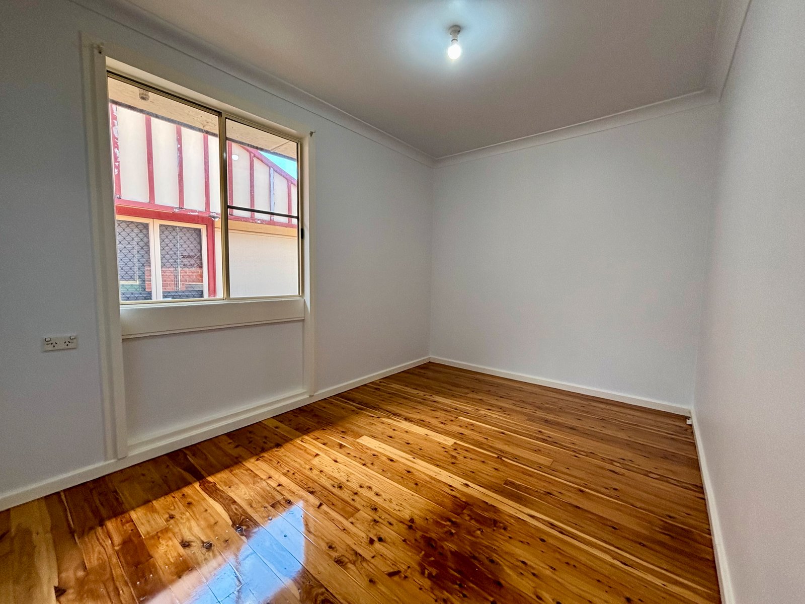 6 Lorraine Street WEST TAMWORTH 7