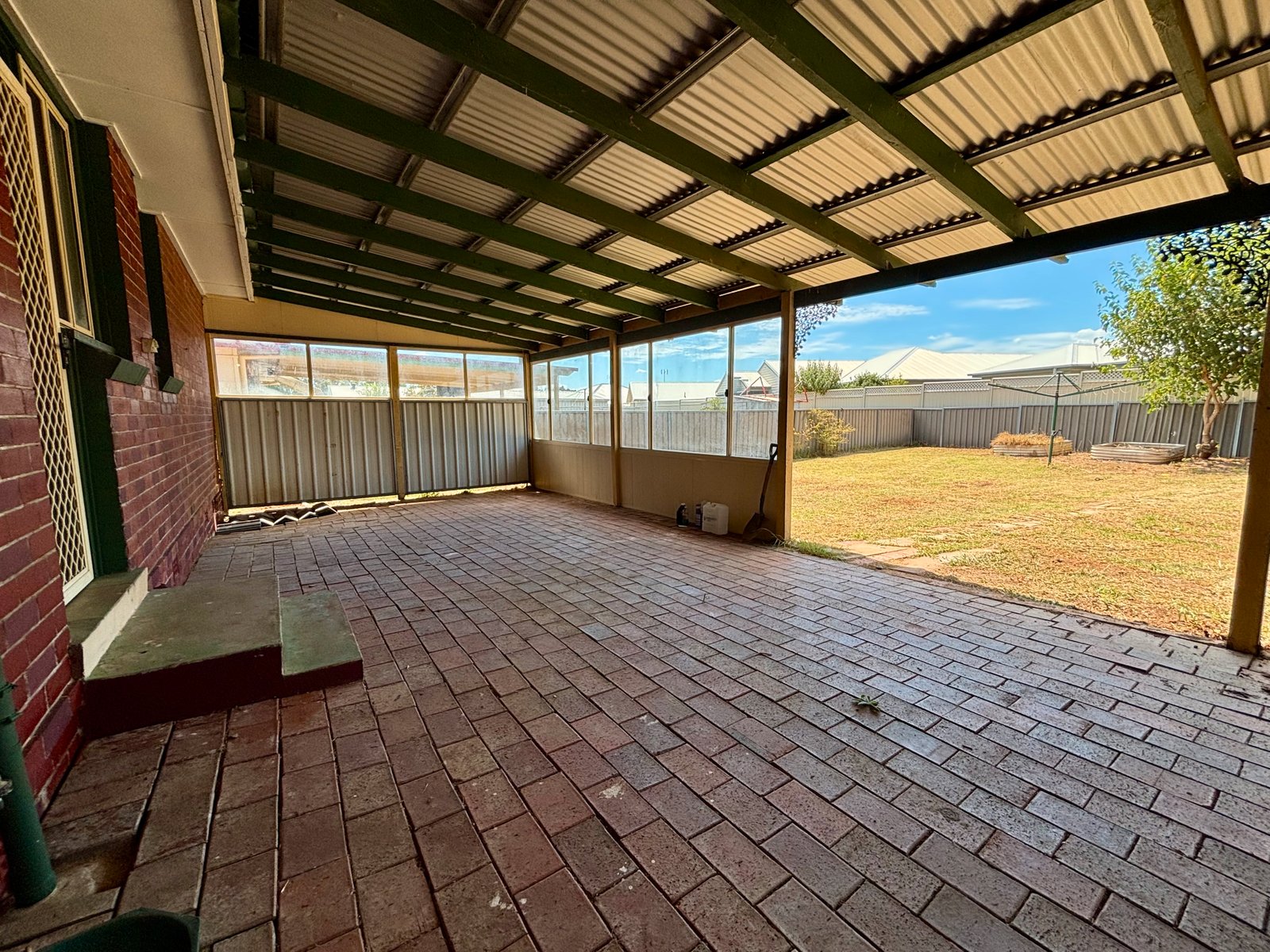 6 Lorraine Street WEST TAMWORTH 10