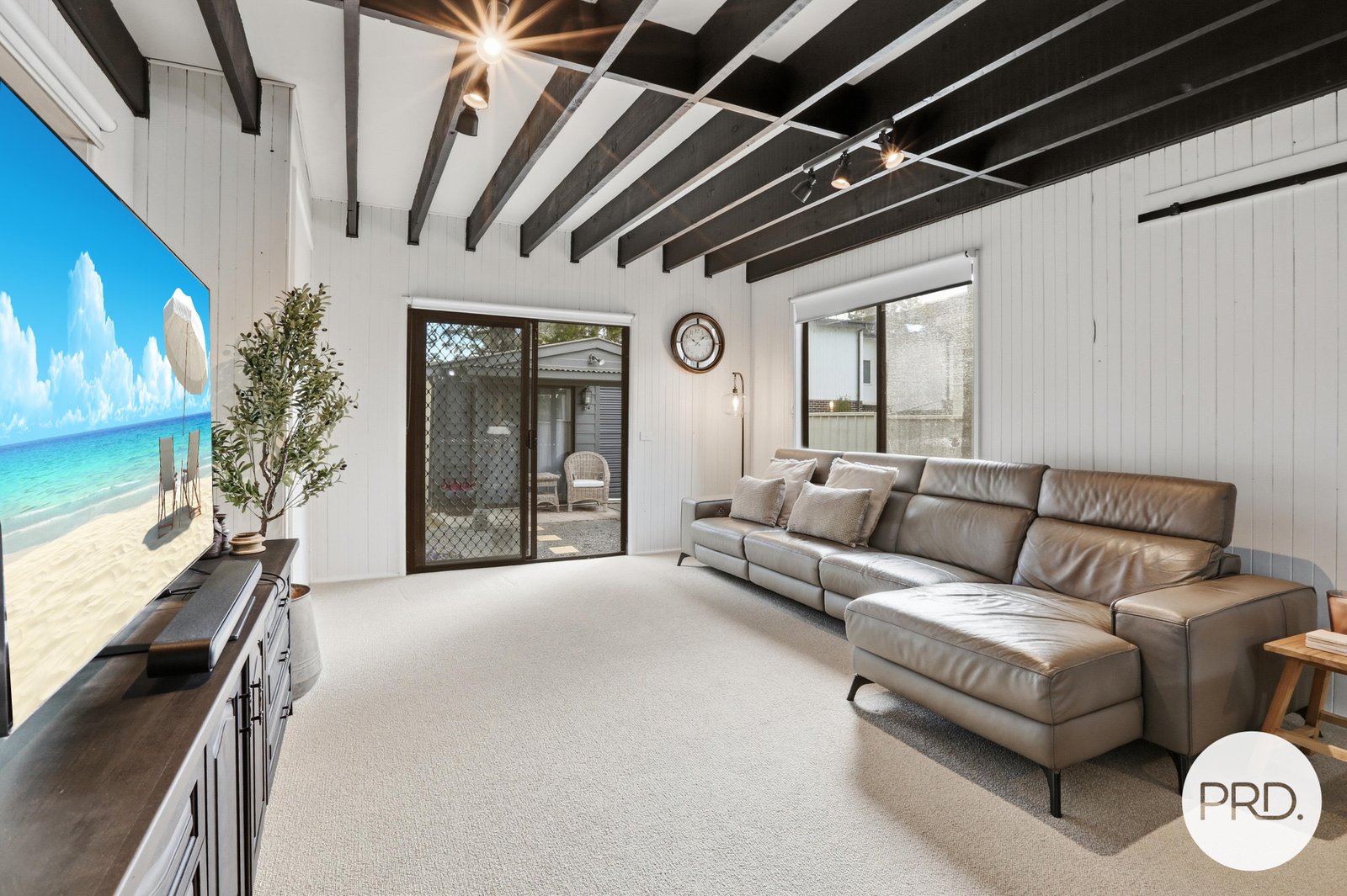 6 Macquarie Street ALBION PARK 4