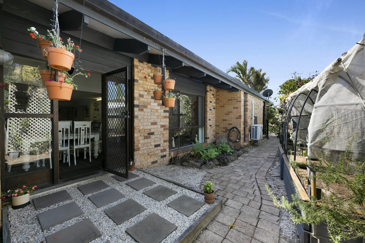 6 Magnetic Street Mermaid Waters 27