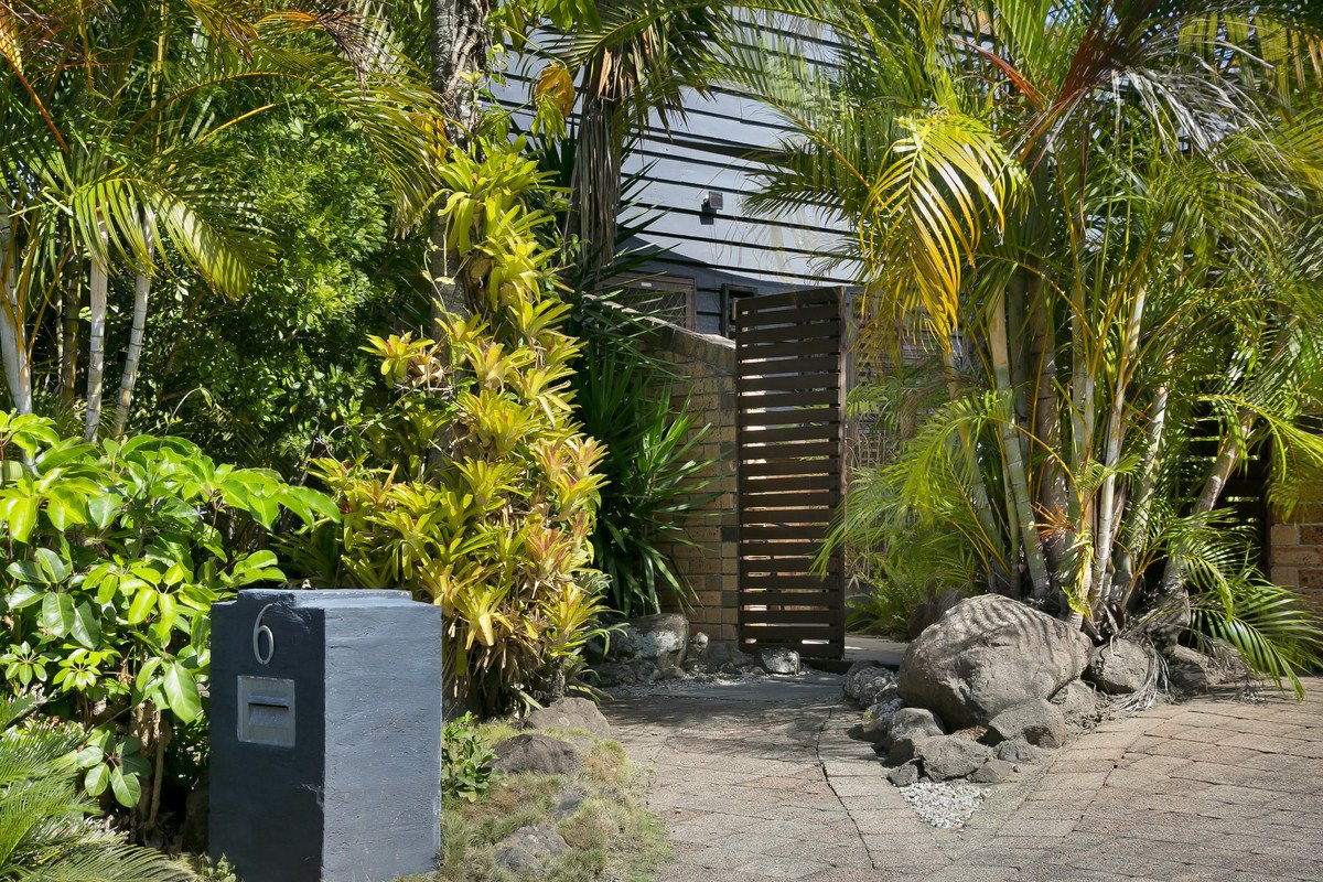 6 Magnetic Street Mermaid Waters 34