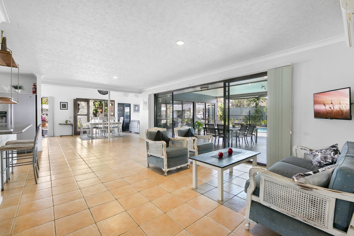 6 Magnetic Street Mermaid Waters 4