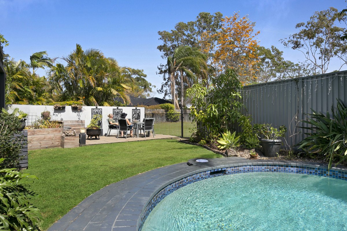 6 Magnetic Street Mermaid Waters 23