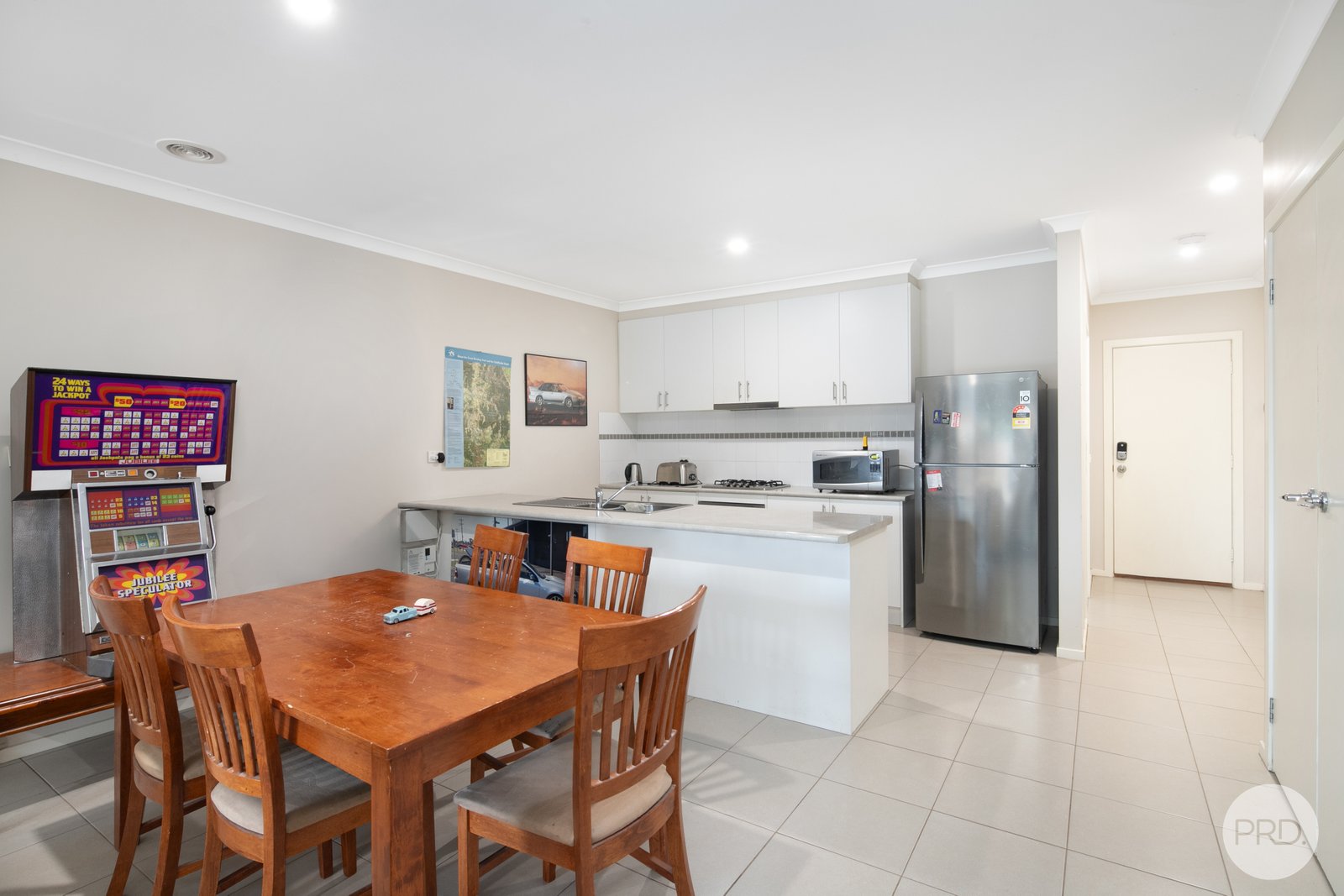 6 Malcolm Court BROWN HILL 9
