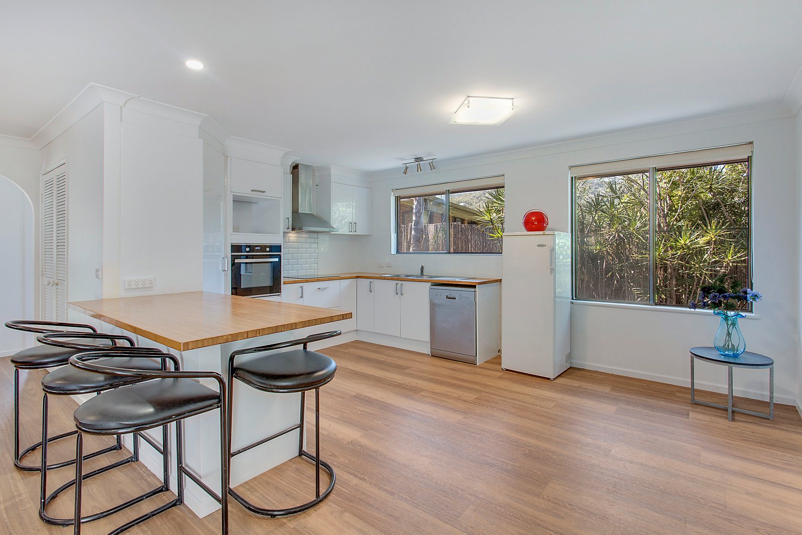 6 Mangrove Close LAKEWOOD 4