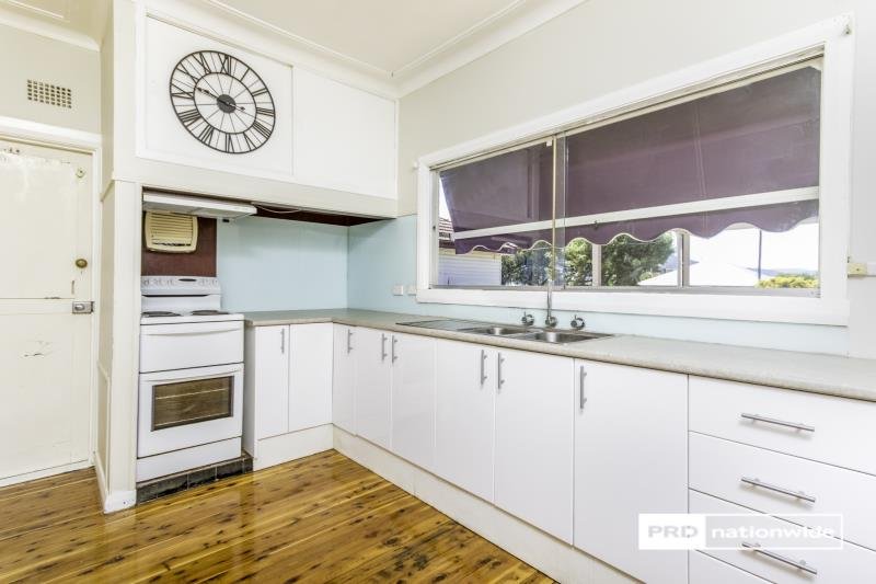 6 Marie Avenue TAMWORTH 1