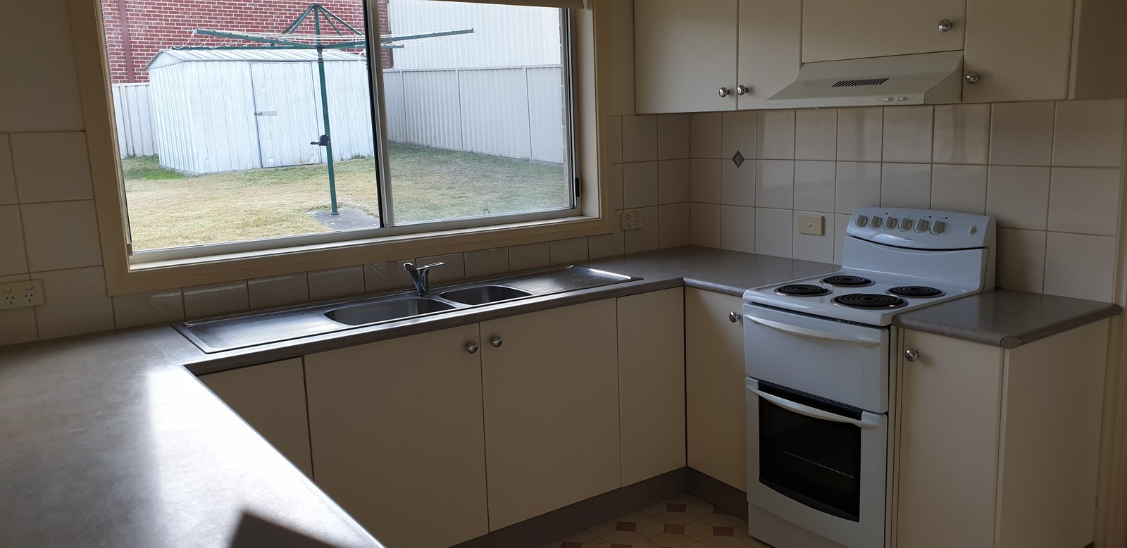 6 Maroo Street TUMUT 6