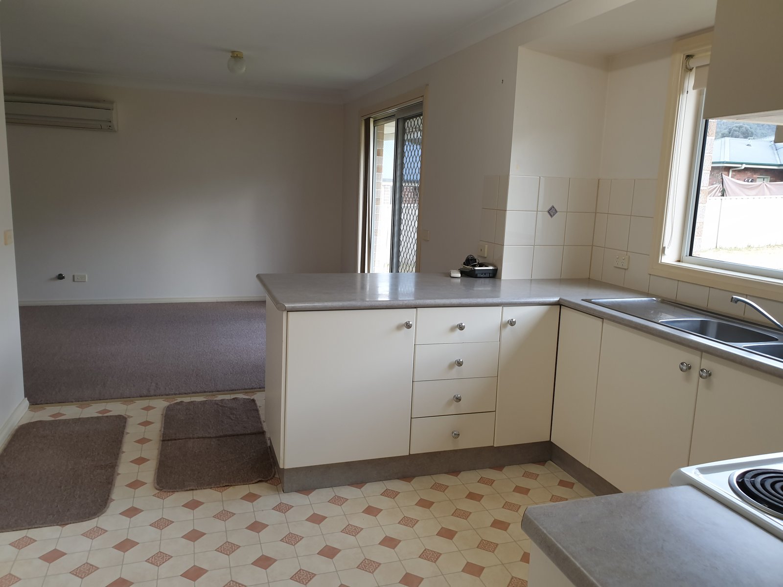 6 Maroo Street TUMUT 7