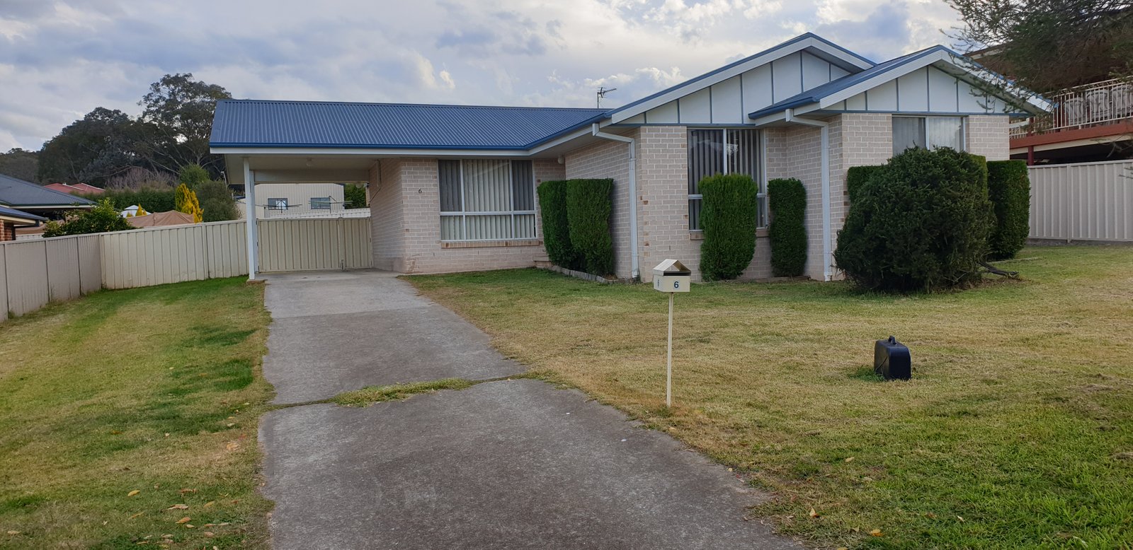 6 Maroo Street TUMUT 3