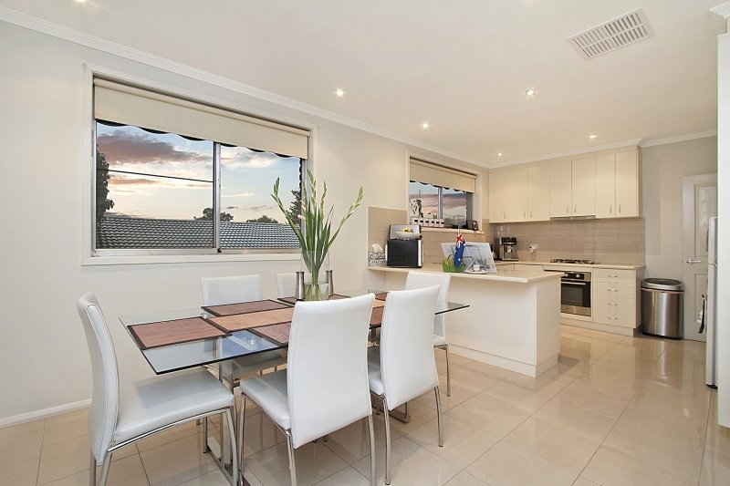 6 Marshall Crescent KENNINGTON 2