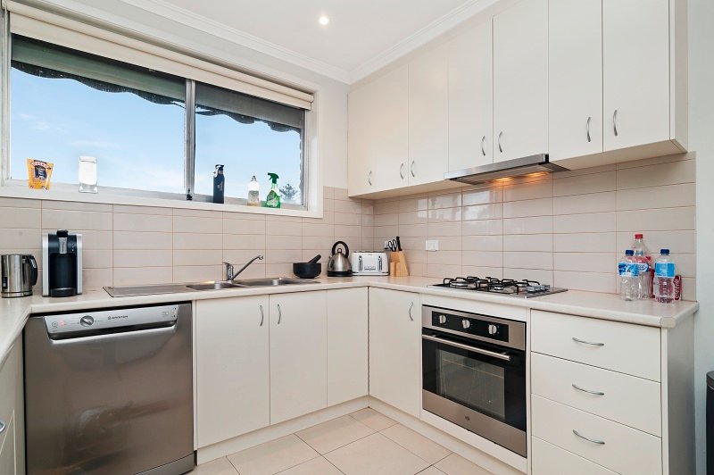6 Marshall Crescent KENNINGTON 3