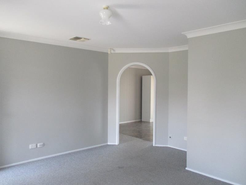 6 Marshall Place TAMWORTH 2