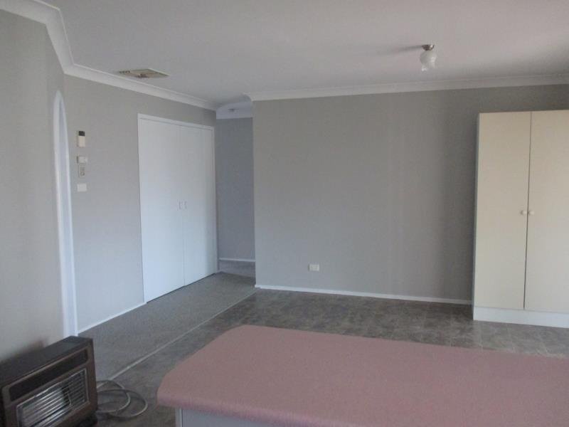 6 Marshall Place TAMWORTH 4