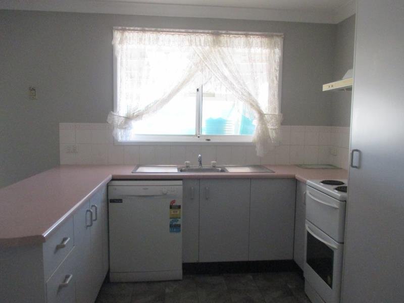 6 Marshall Place TAMWORTH 5