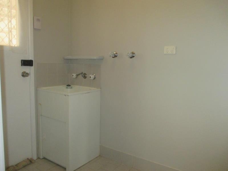 6 Marshall Place TAMWORTH 7