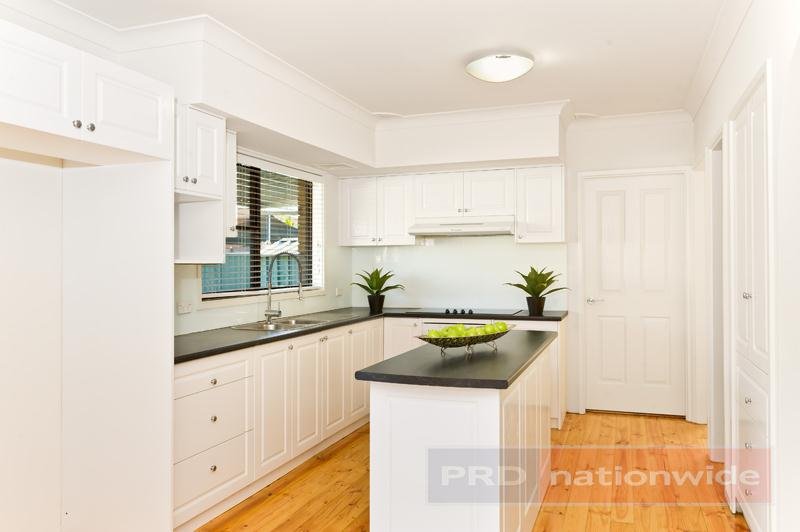 6 Martin Crescent MILPERRA 4