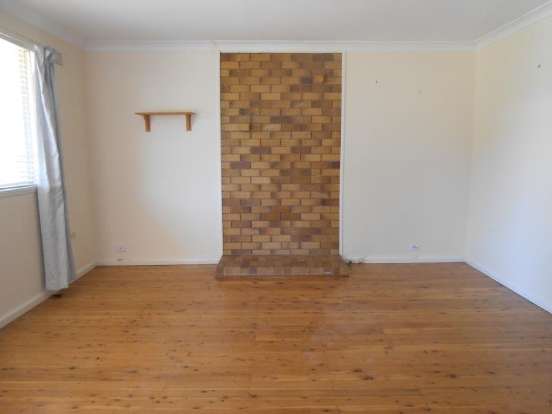 6 Martin Street TAMWORTH 4