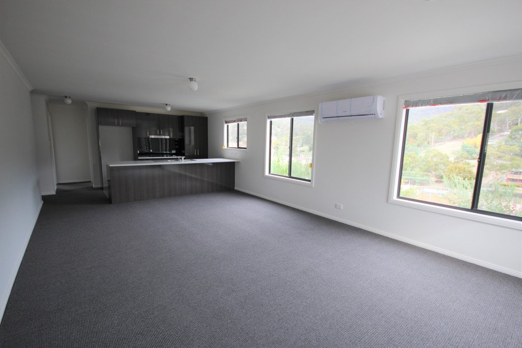 6 McGill Rise CLAREMONT 3