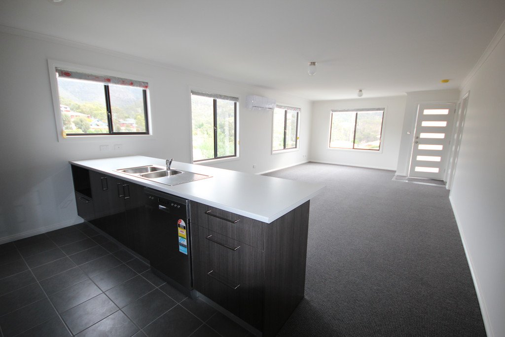 6 McGill Rise CLAREMONT 5