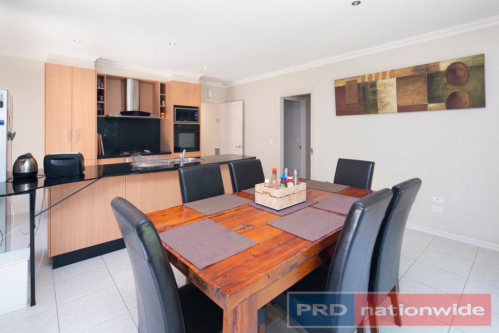 6 McPhie Court LAKE GARDENS 4