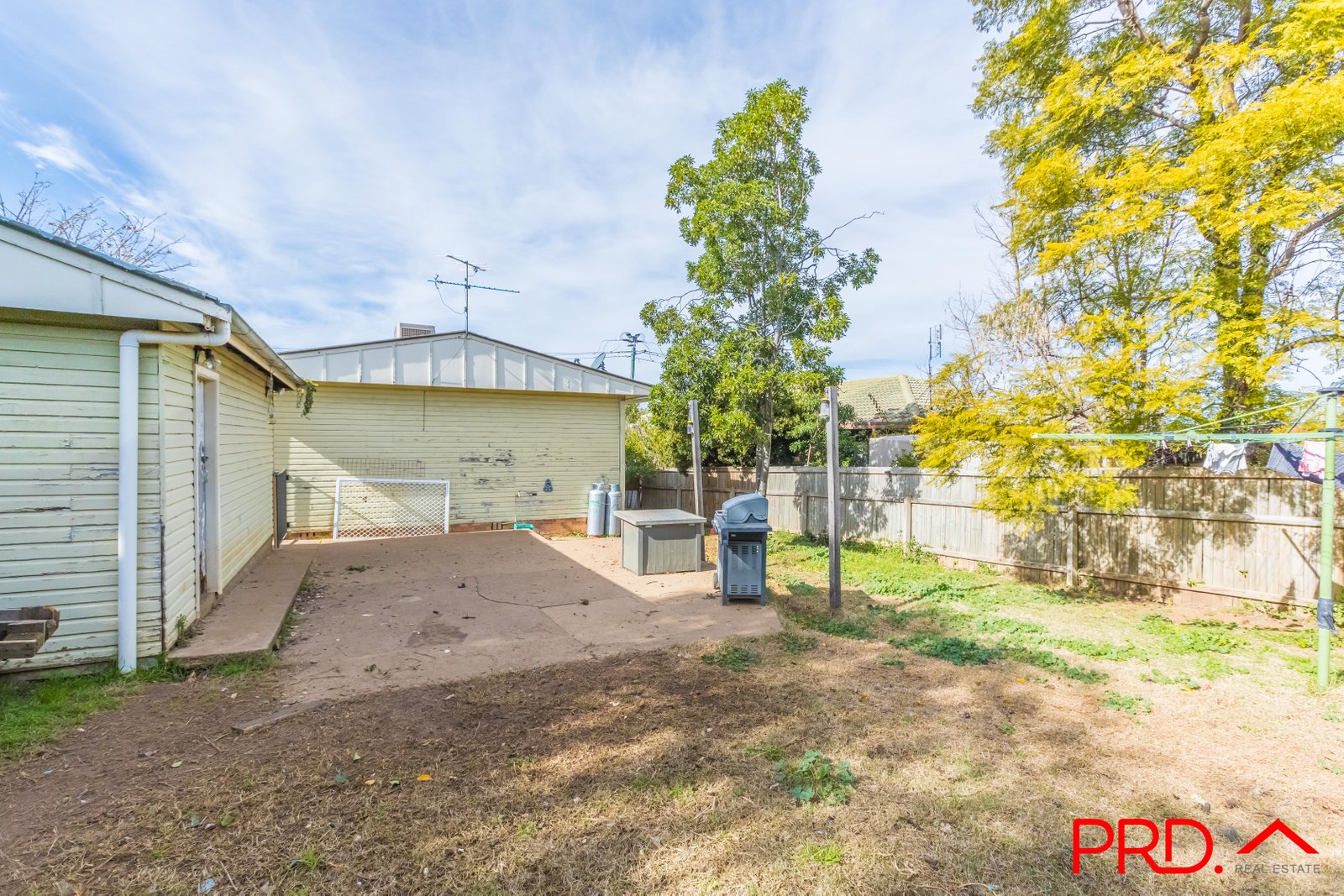 6 McRae Street TAMWORTH 12