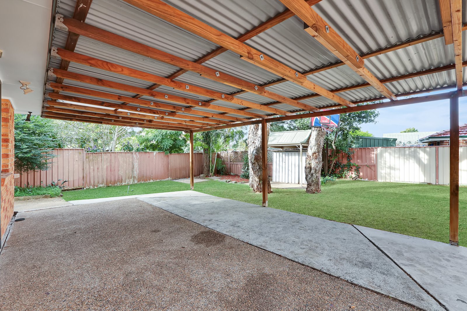 6 Meehan Close HORSLEY 8