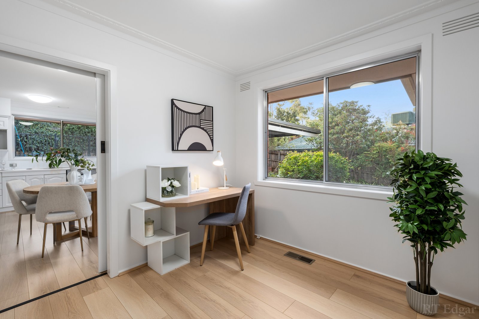 Real Estate and Property in 6 Mercedes Court, Rosanna, VIC